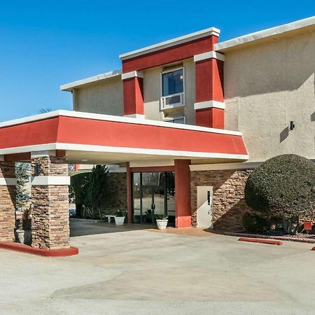 Ramada By Wyndham Oklahoma City Airport North Exterior foto