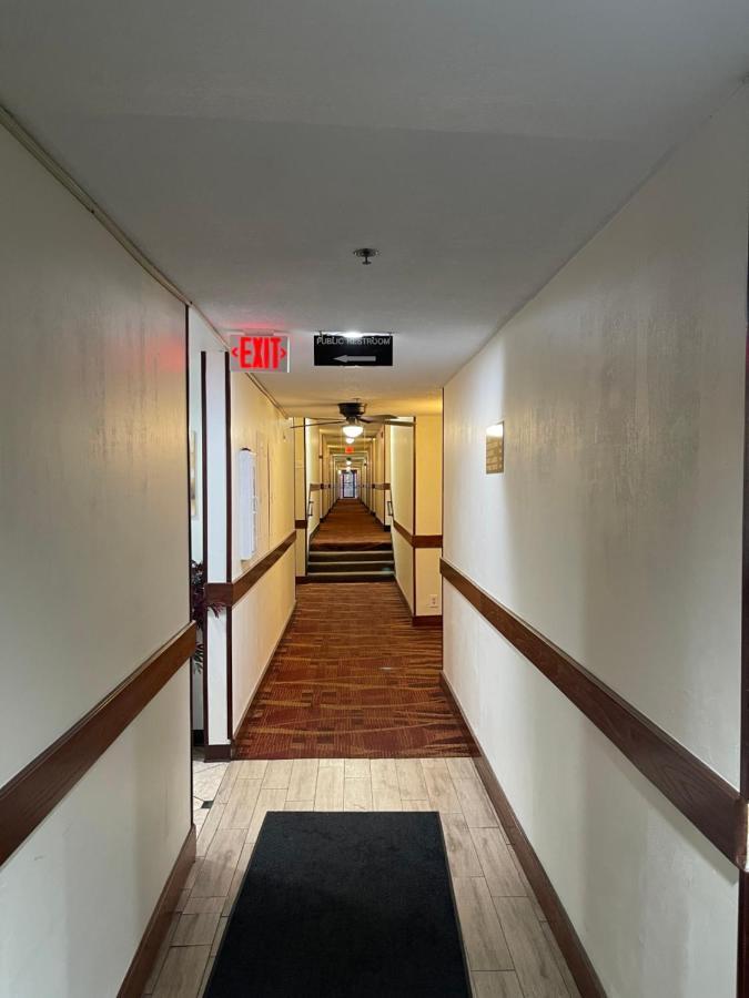 Ramada By Wyndham Oklahoma City Airport North Exterior foto