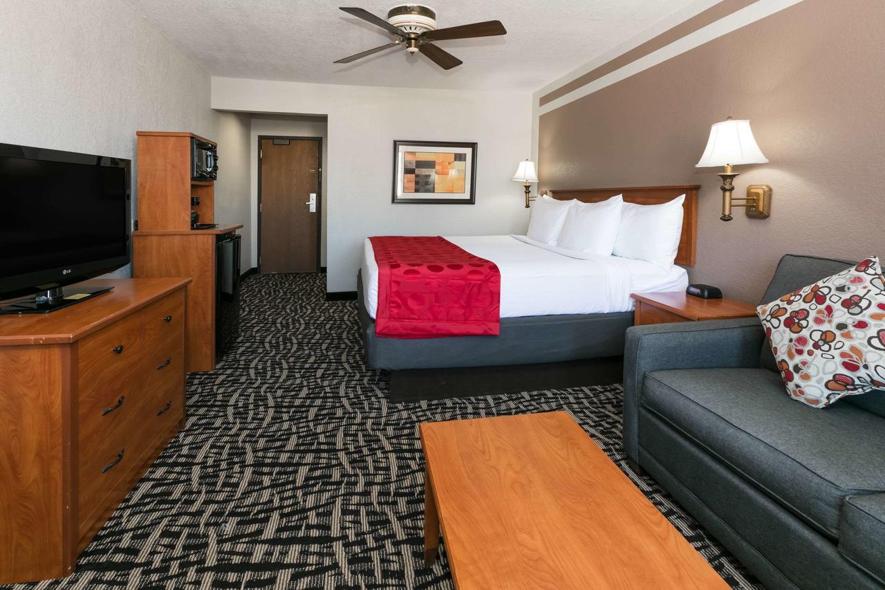 Ramada By Wyndham Oklahoma City Airport North Exterior foto